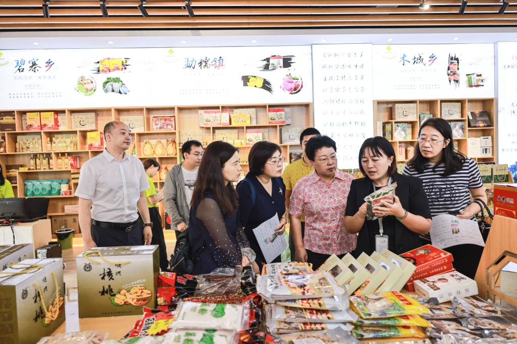 倾心服务教工 助力乡村振兴