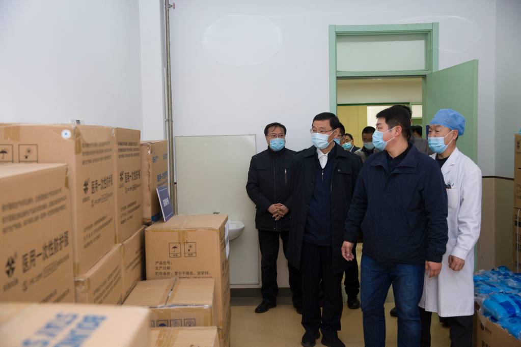 郭东明校长调研疫情防控工作并慰问一线工作人员