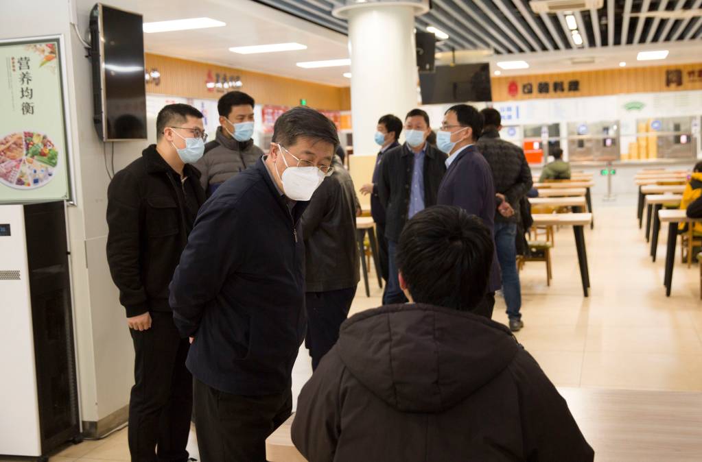 2022.03.21 辽宁省政府教育督导室来校检查督导疫情防控工作 (3).JPG