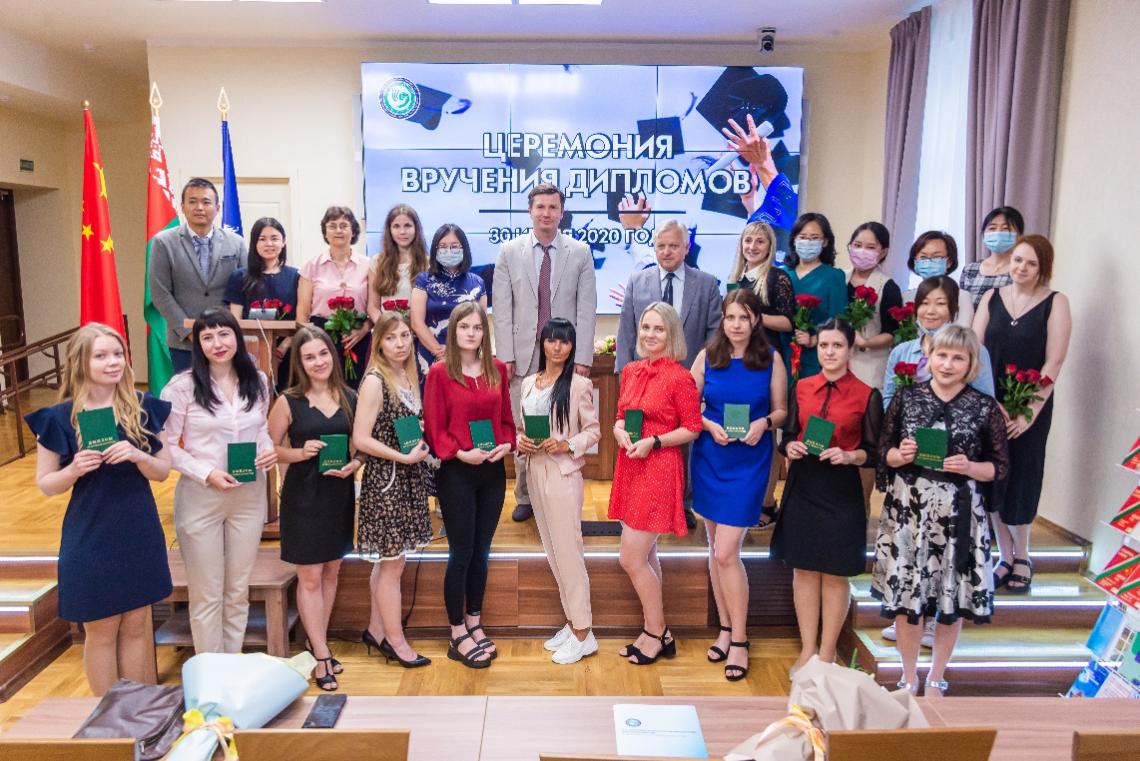 【回望奋进路】奋发有为强校有我 努力开创国际教育事业新局面 (2).jpg