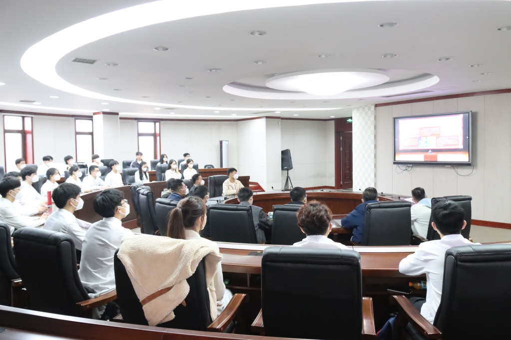 2022.11.18 项昌乐书记为团学骨干上思政课:深入学习贯彻党的二十大精神 争做担当民族复兴大任的新时代好青年 (8).jpg