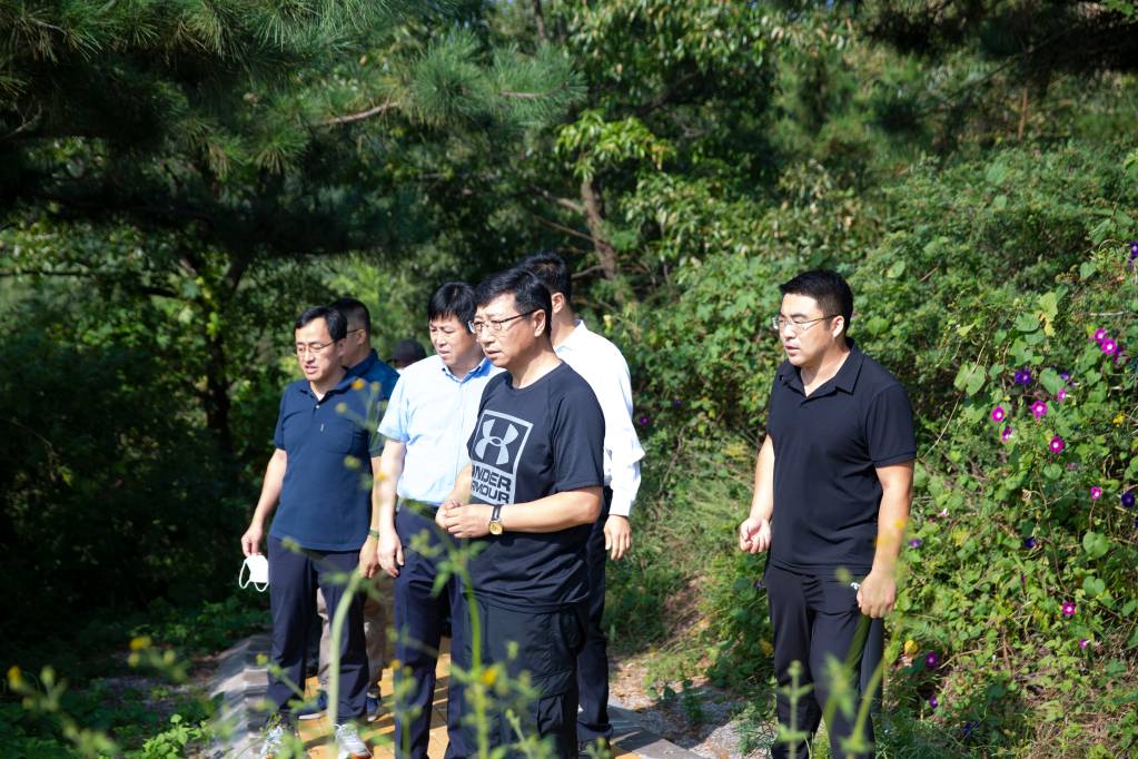 2022.09.17 校领导调研西部校区建设用地情况 (2).jpg